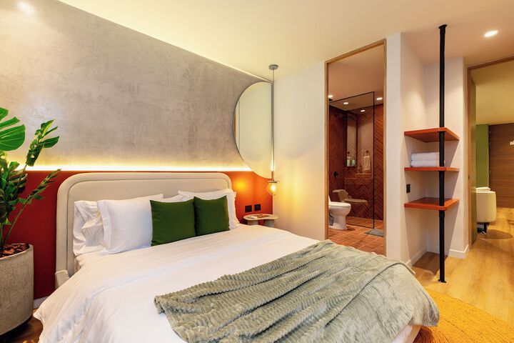 Room 52 of 199