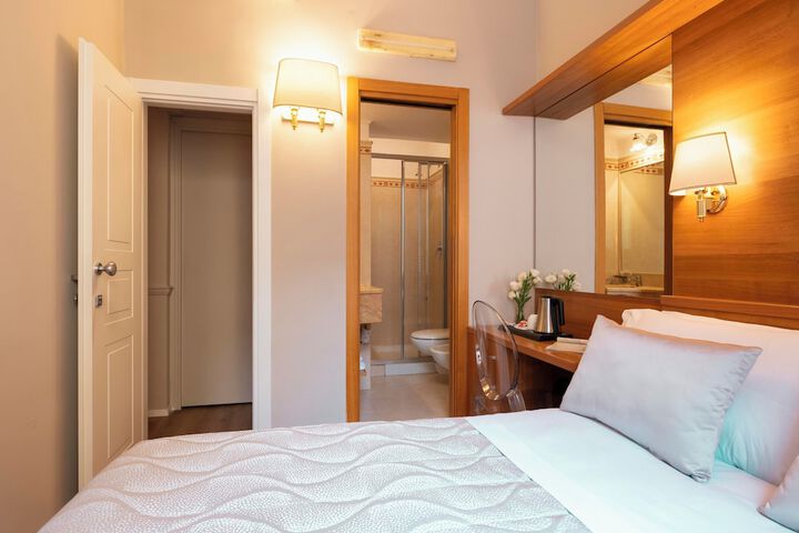 Room 5 of 21