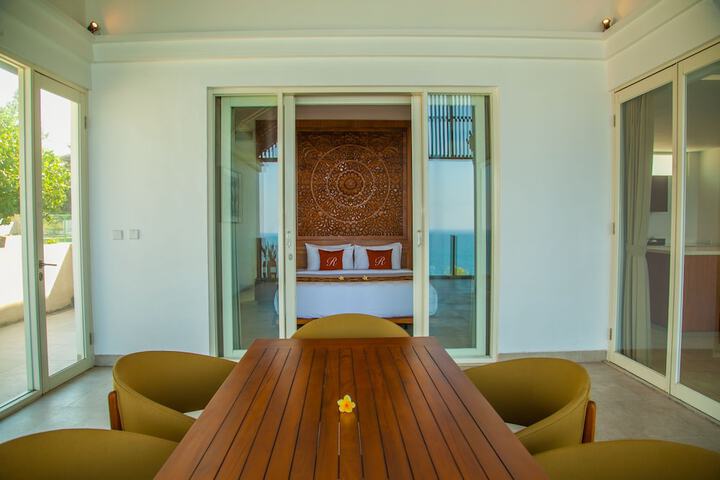 Room 44 of 108