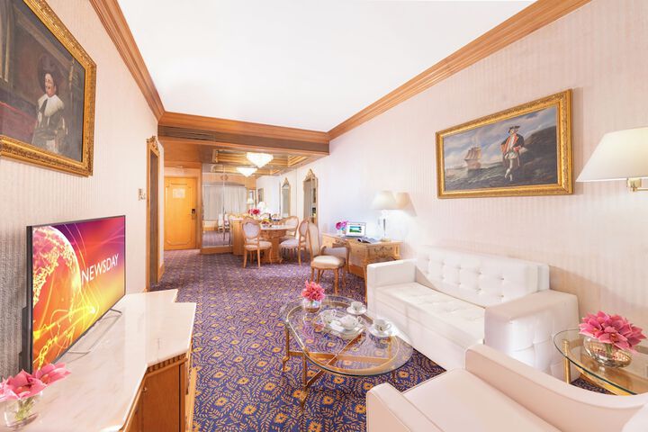 Room 49 of 90