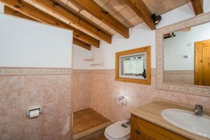 Room 5 of 37