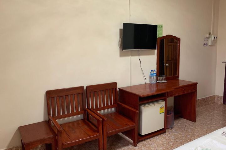 Room 28 of 61