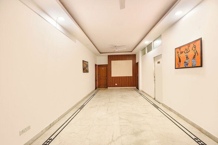 Hotel Interior 7 of 28