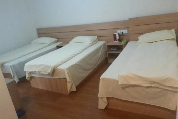 Room 3 of 10