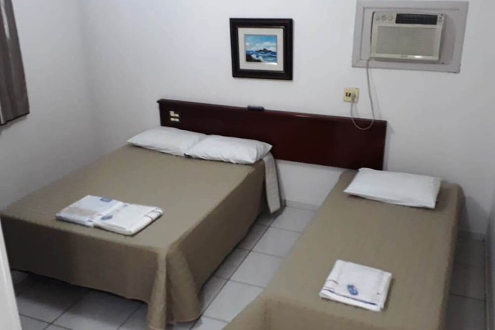 Room 12 of 28