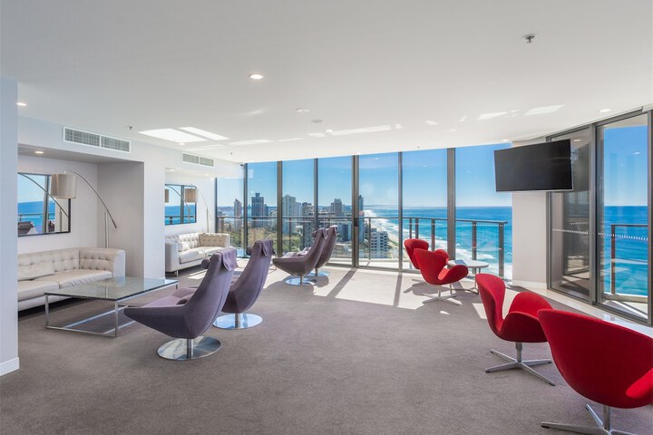 Business Center 47 of 75