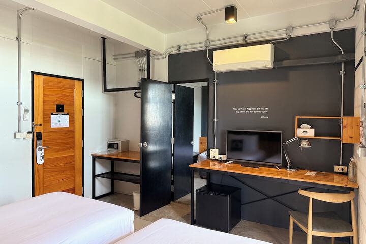 Room 12 of 49