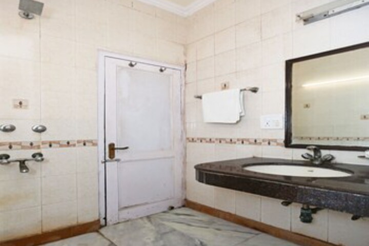 Room 2 of 26