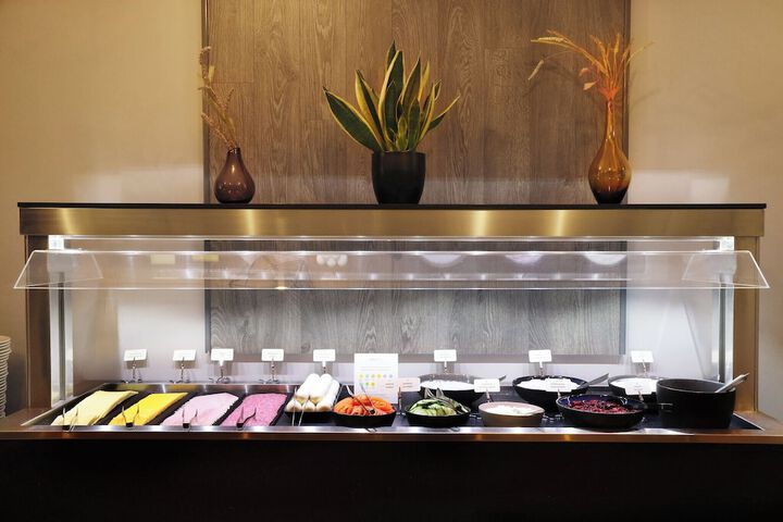 Dining 43 of 50