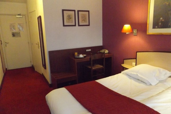 Room 3 of 29
