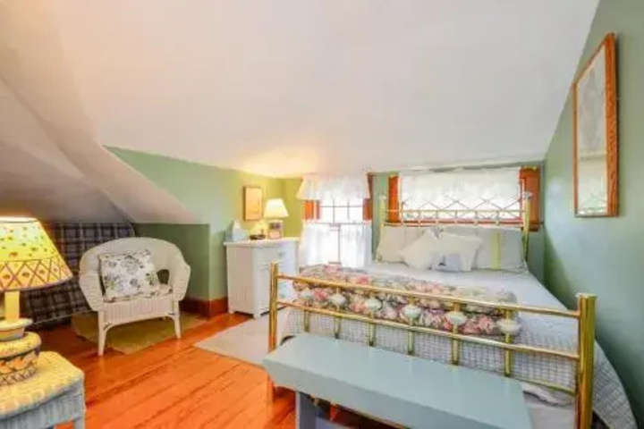 Room 3 of 13
