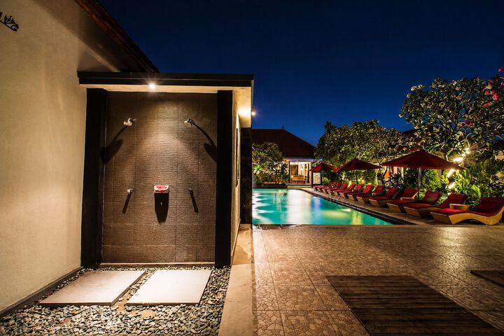Pool Hotel