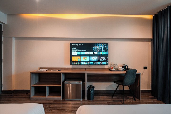 Room 10 of 96