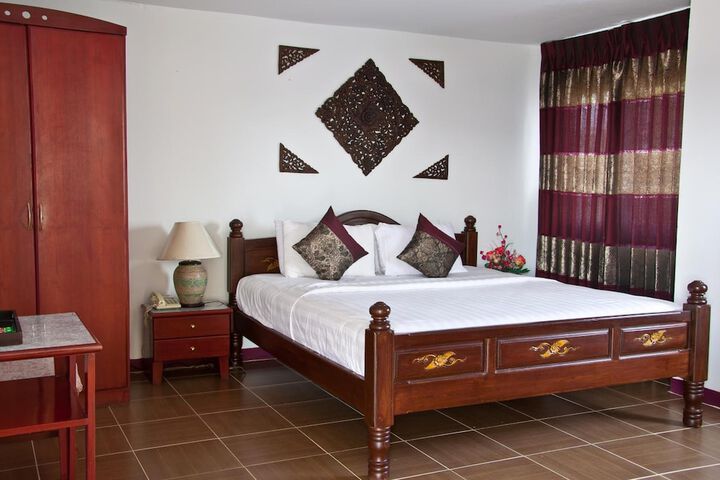 Room 3 of 25