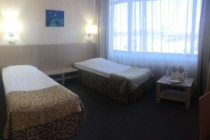 Room 3 of 76