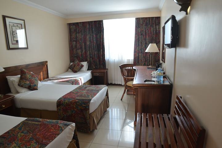 Room 6 of 42