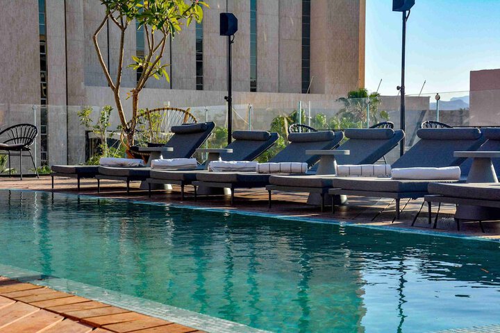 Pool 16 of 28
