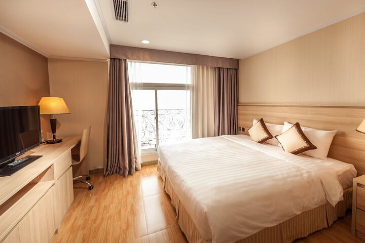 Room 7 of 184
