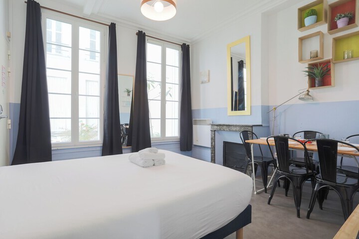 Room 6 of 34
