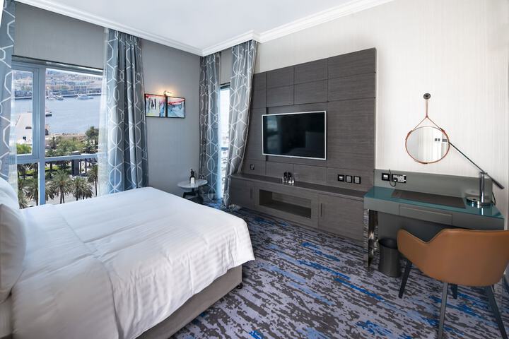 Room 8 of 38