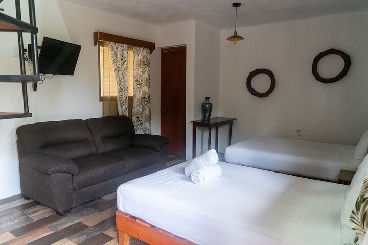 Room 9 of 35