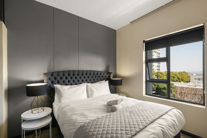 Room 46 of 215