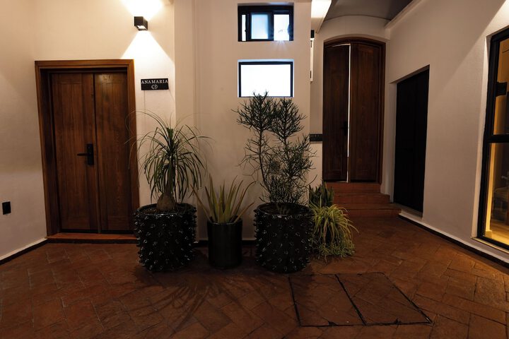 Hotel Exterior 60 of 67