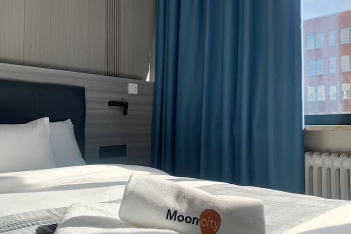 Mooncity Hotel &  Boardinghouse in Frankfurt Am Main