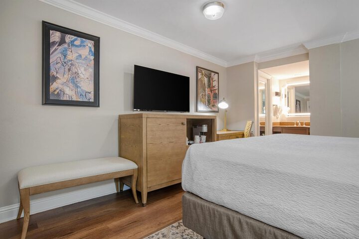 Room 12 of 65