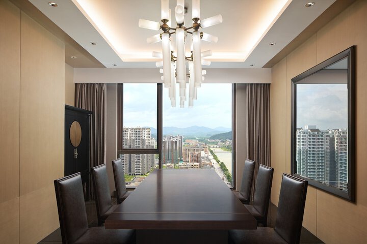 Room 15 of 73