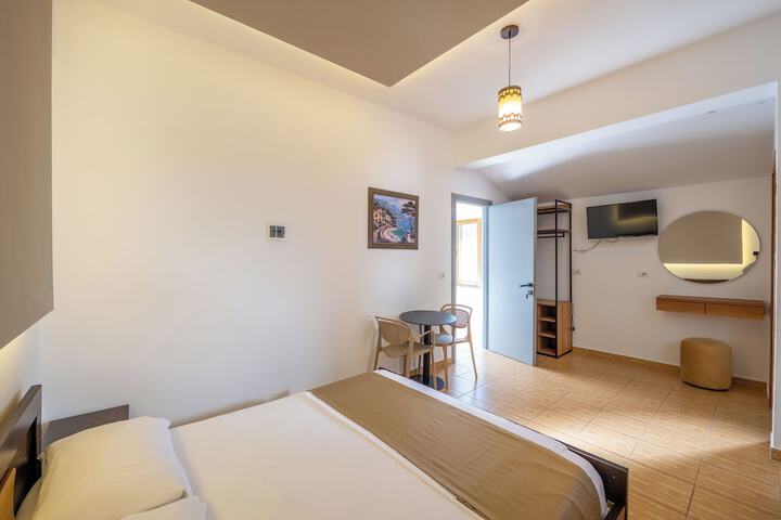Room 43 of 74