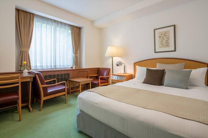Room 14 of 40