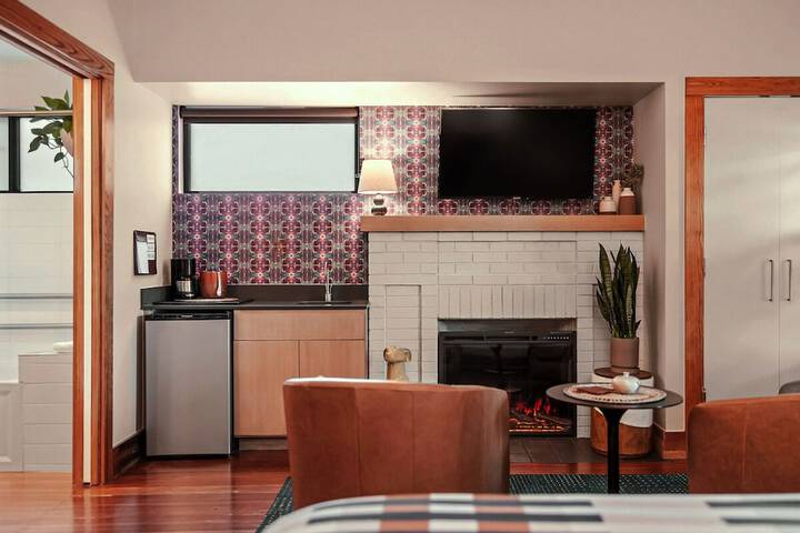 Room 19 of 77
