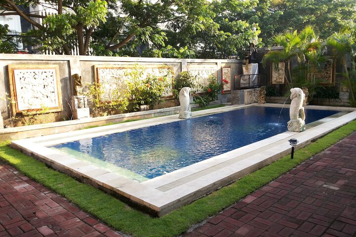 Pools & Facilities