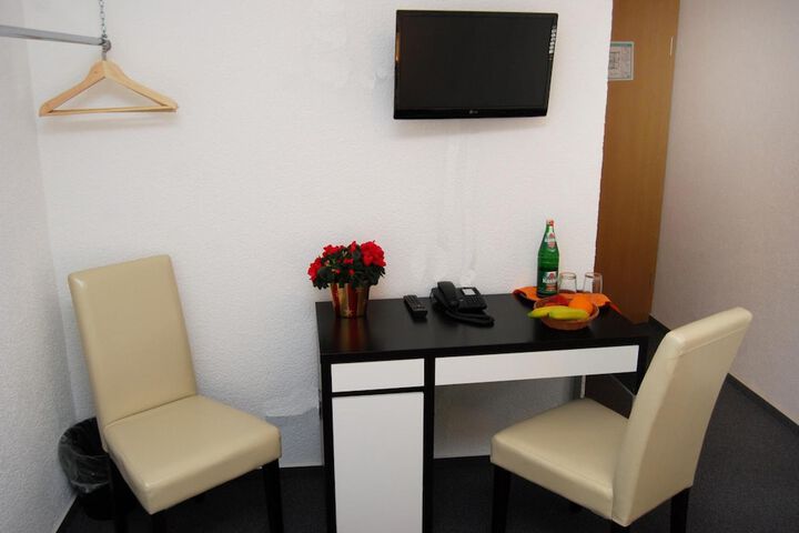 Room 13 of 41