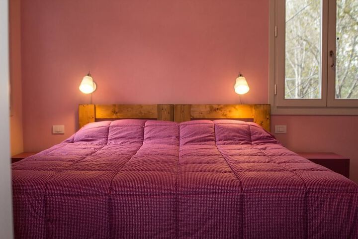 Room 3 of 37