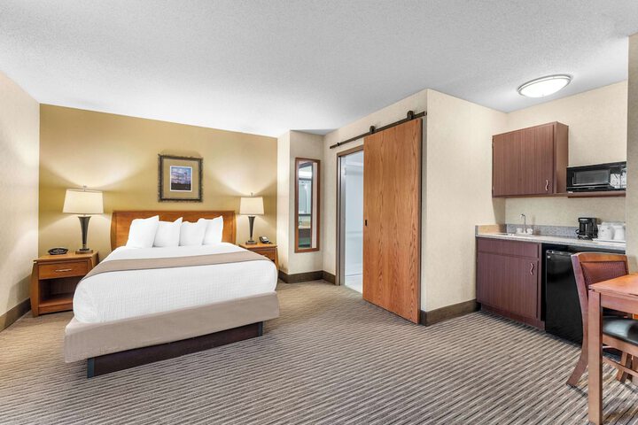 Room 16 of 38