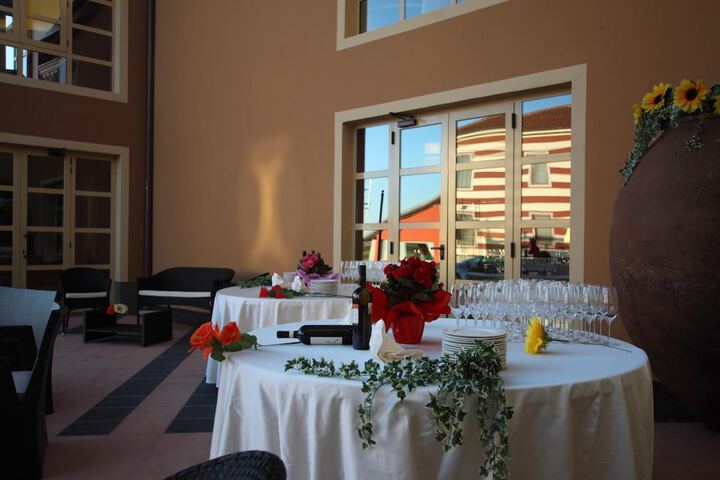 Dining 17 of 29