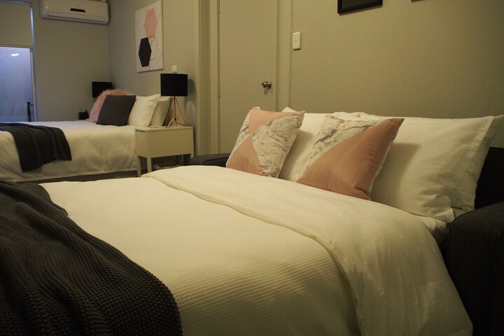 Room 17 of 38