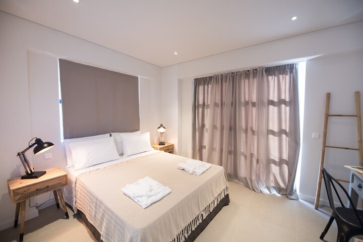 Room 35 of 191