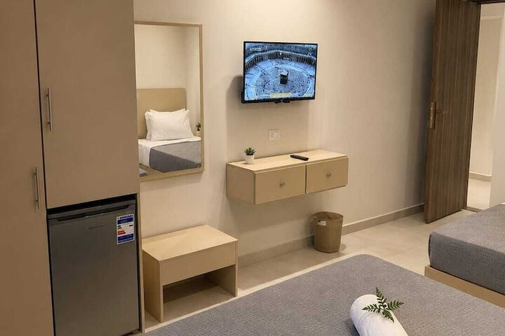 Room 4 of 17