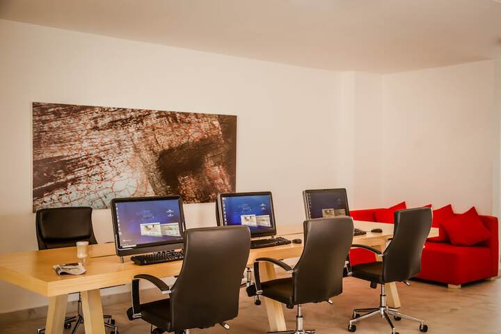 Business Center 47 of 52