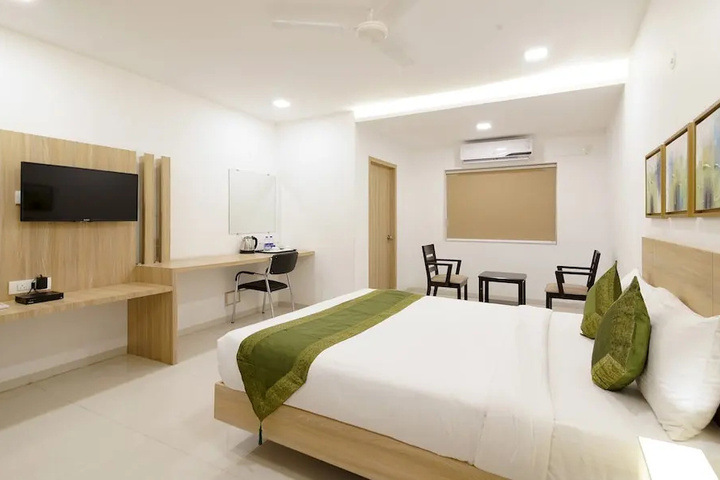 Room 6 of 11