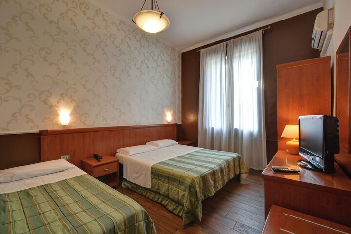 Room 14 of 43