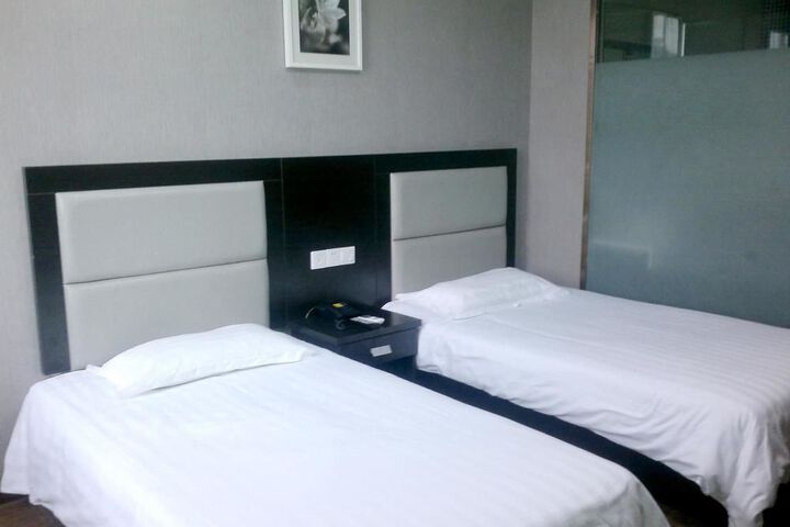 Room 18 of 22