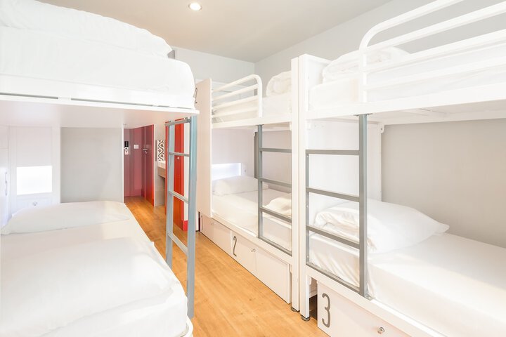 Room 22 of 65