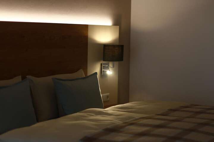 Room 4 of 37