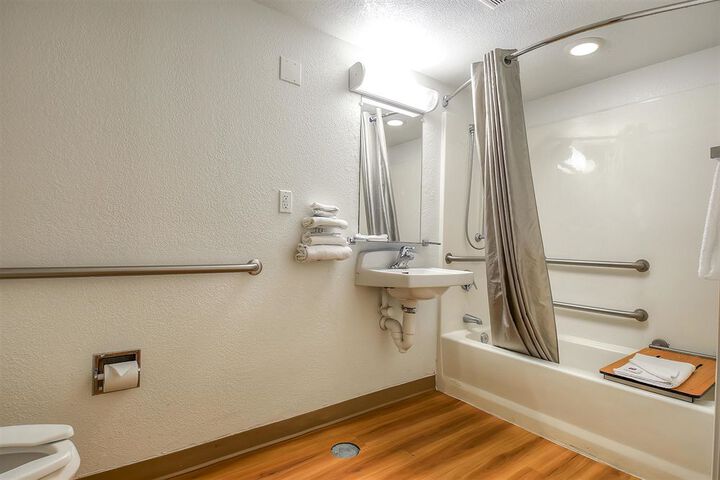 Room 17 of 26