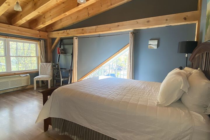 Room 11 of 48
