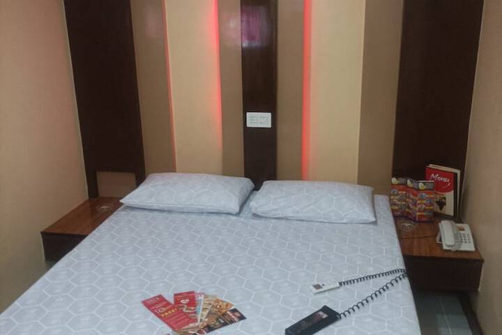 Room 11 of 25